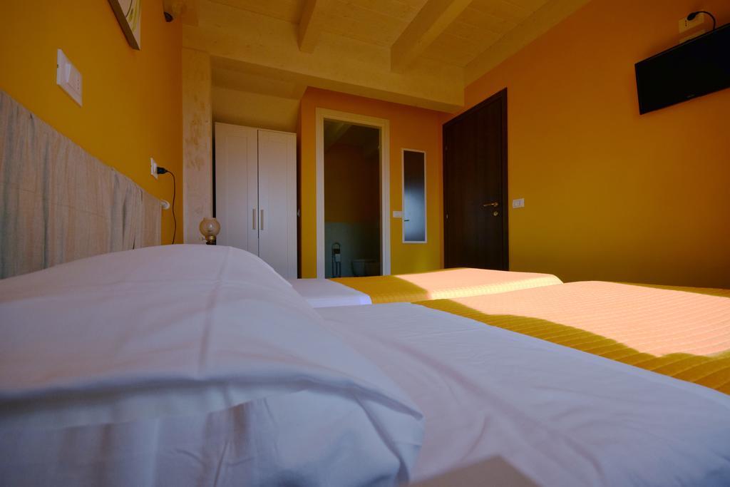 Agriturismo Al Rifugio Divino Belvedere Ostrense ภายนอก รูปภาพ